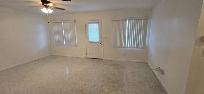 Building Photo - 1740 Elinor Pl