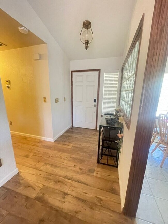 Building Photo - 10475 Gusano Way