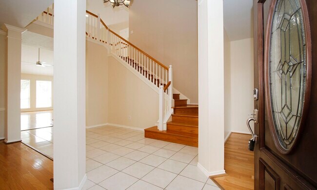 Building Photo - 16207 Waiting Spring Cir