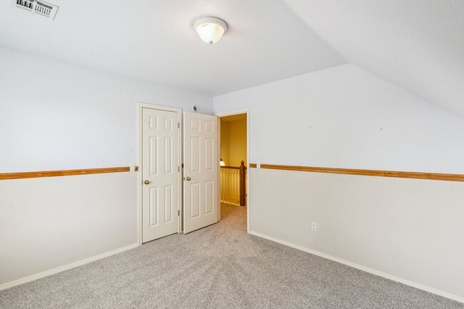 Building Photo - Spacious 4 Bedroom + Bonus Room & Office