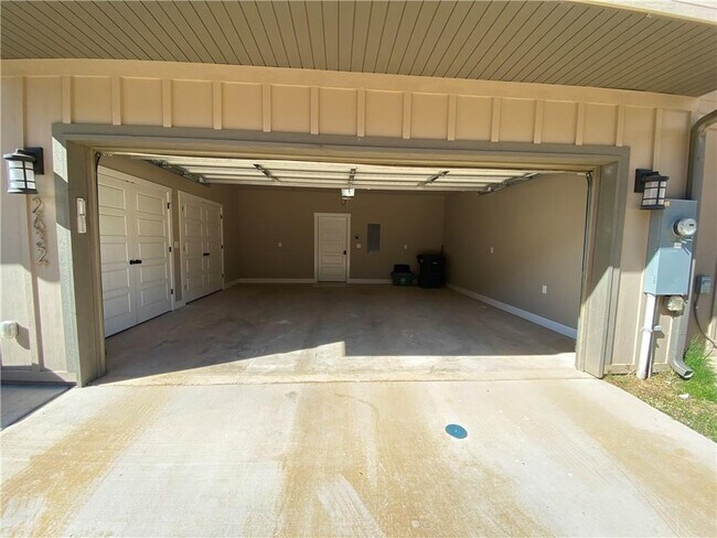 Building Photo - 2618 N Ward Dr