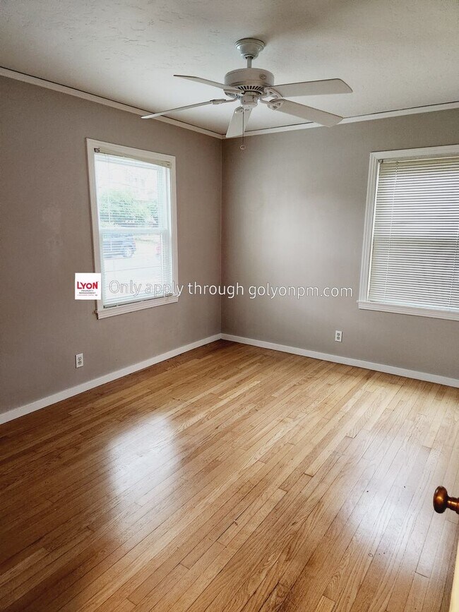 Building Photo - 936-940sa