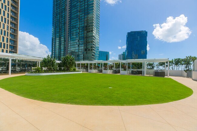 Building Photo - KOULA 2b2b1pkg Ready to Move In!