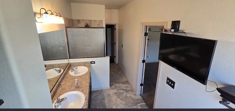 Building Photo - 13844 Hollywood