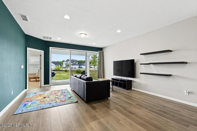 Building Photo - 542 Silver Landing Dr