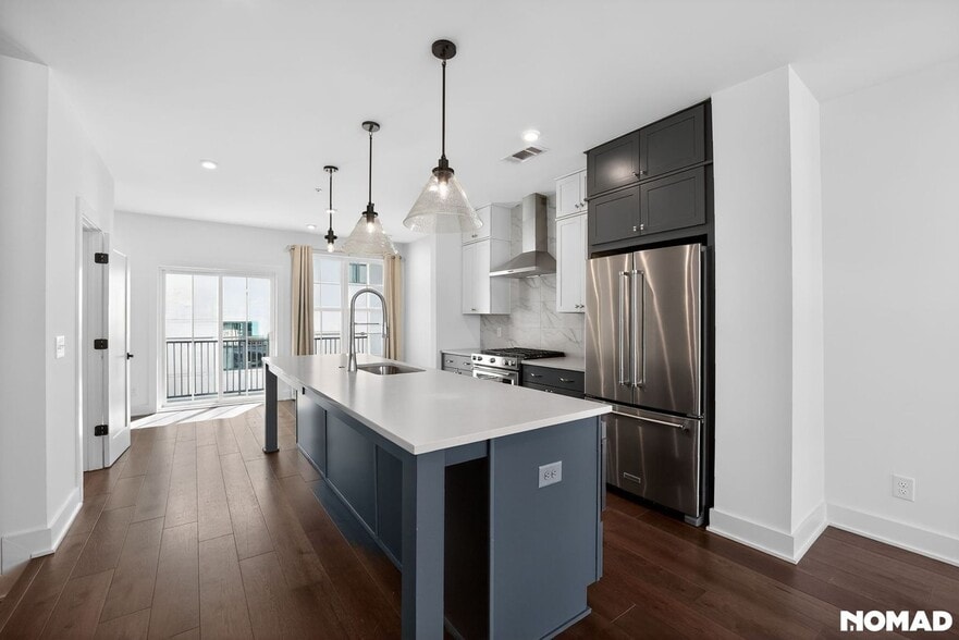 Building Photo - 201 New St