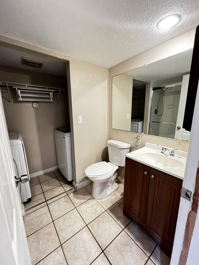 Building Photo - 1702 Park Meadows Dr