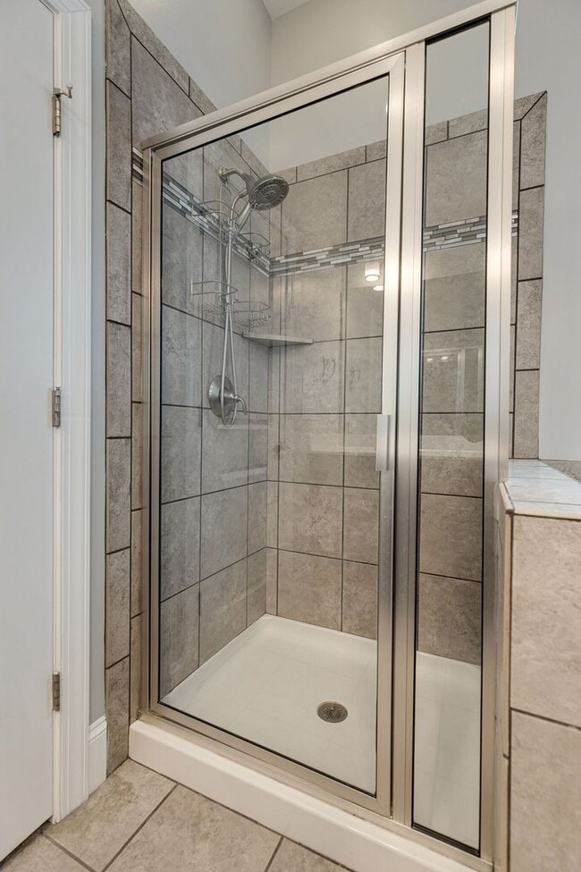 Building Photo - **Stunning 3BE/2.5BA home in a stellar nei...