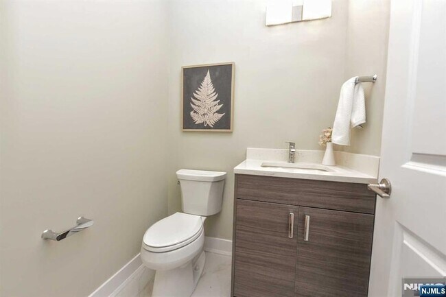 Building Photo - 120 Collignon Way