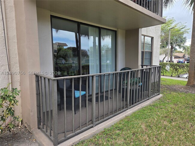 Building Photo - 13020 SW 92nd Ave
