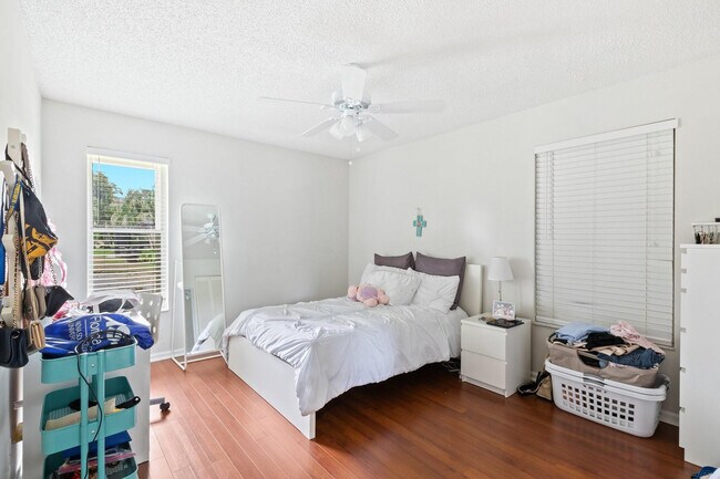 Building Photo - 1007 Spoonbill Cir