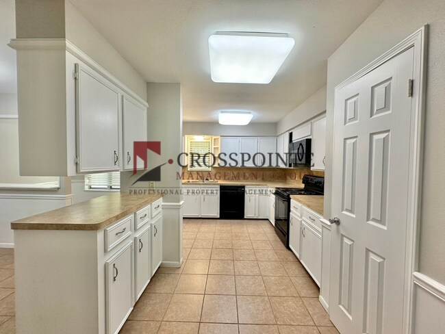 Building Photo - COMING SOON! 3 Bedroom 2 Bath in Flint!