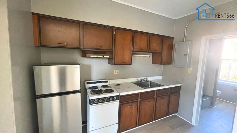 Building Photo - 101 N George St