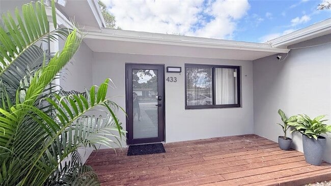 Building Photo - 433 NW 15th Way