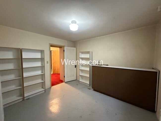 Building Photo - Stunning South Hill Home