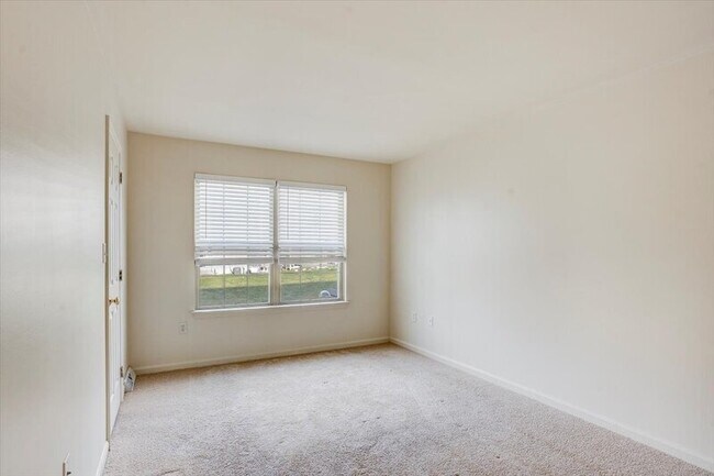 Building Photo - 1853 Bradfield Dr