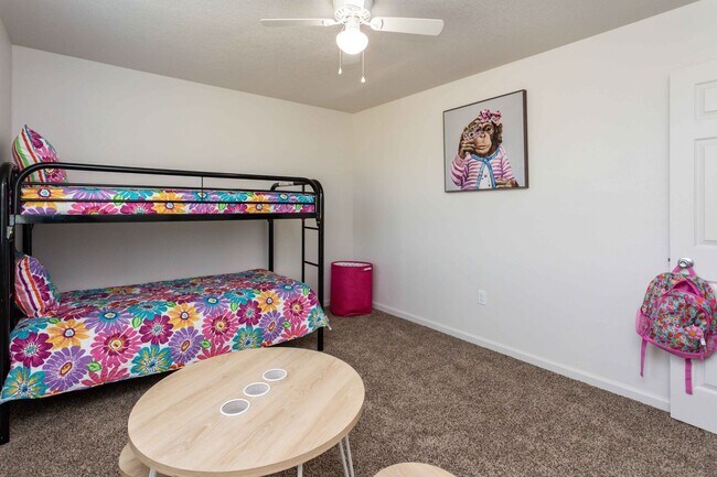 Building Photo - 3 Bedroom, Single-story Townhomes for rent...