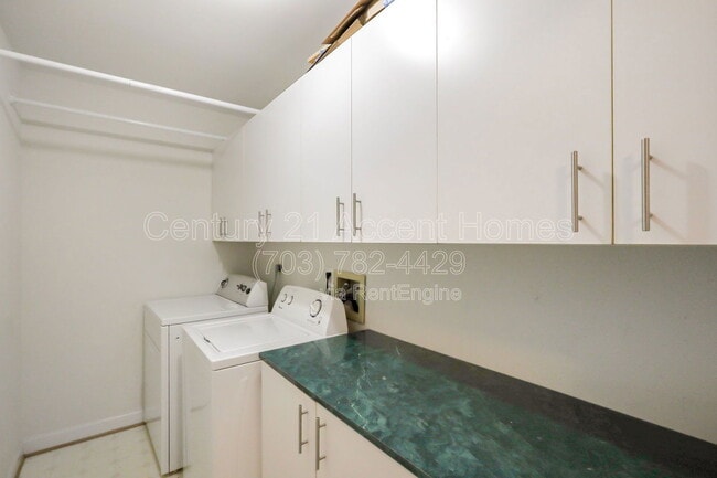 Building Photo - 20964 Promontory Square