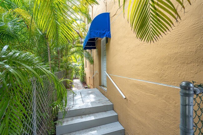 Building Photo - 8200 Harding Ave