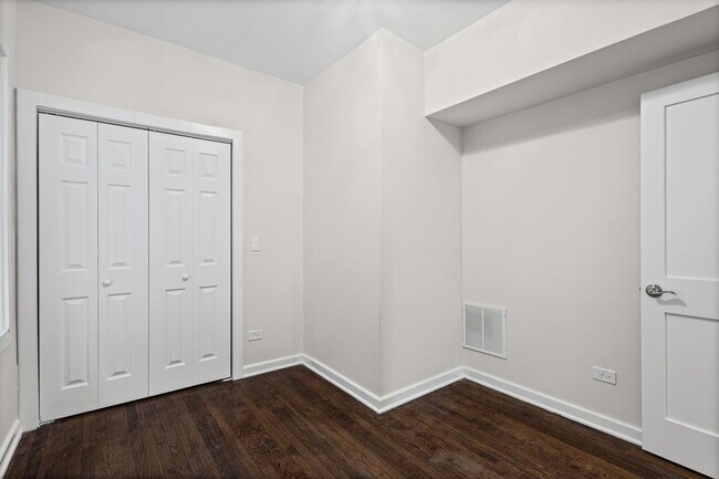 Building Photo - 1742 N Mayfield Ave