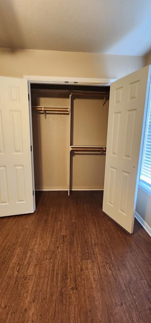 Building Photo - Beautiful 3bed/2bath Duplex near Clear Cre...