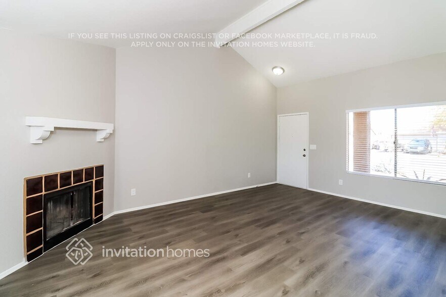 Building Photo - 5331 W Voltaire Dr