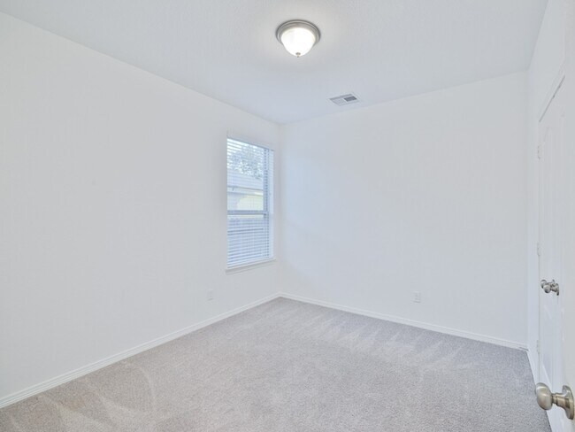 Building Photo - 10711 Catclaw Ct