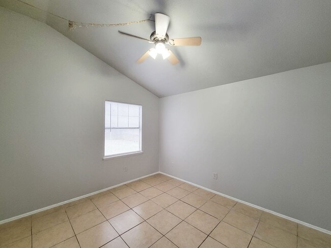 Building Photo - NICE 3 BEDROOM 1 BATH LEASE HOME IN RANCH COUNTRY HOCKLEY, TEXAS