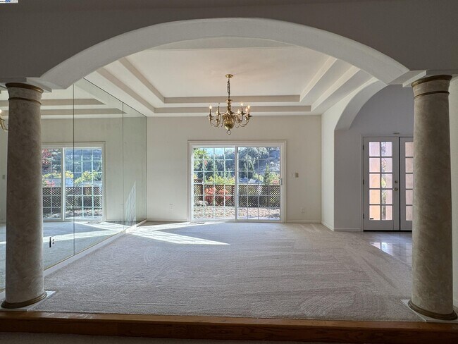 Building Photo - 1295 Whispering Oaks Pl