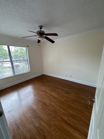 Building Photo - 1561 Balfour Dr
