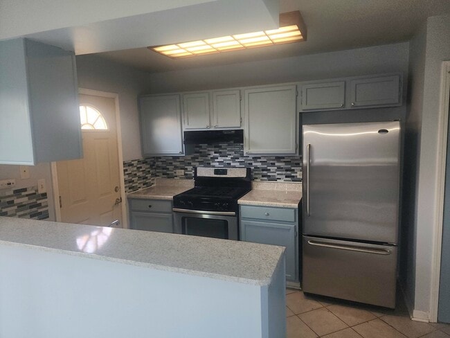 Building Photo - 416 Lauren Ln