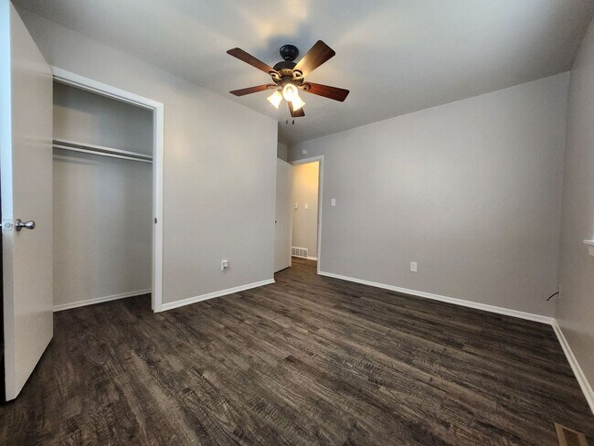 Building Photo - 4303 Ericson Dr