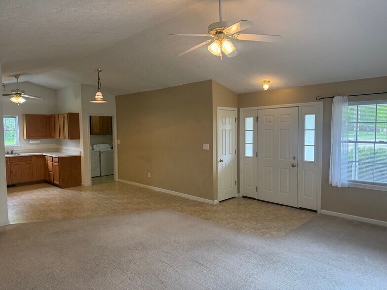 Building Photo - 4626 S Sparrow Ct