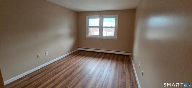 Building Photo - 460 Woodbridge St