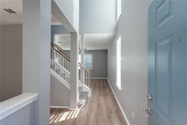 Building Photo - 1415 Fort LLoyd Pl