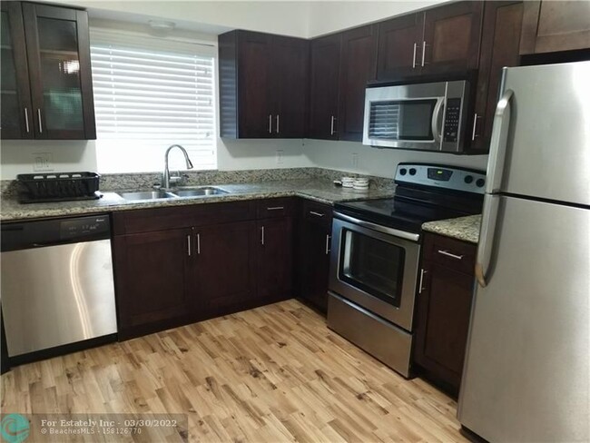 Building Photo - 1406 Arpeika St