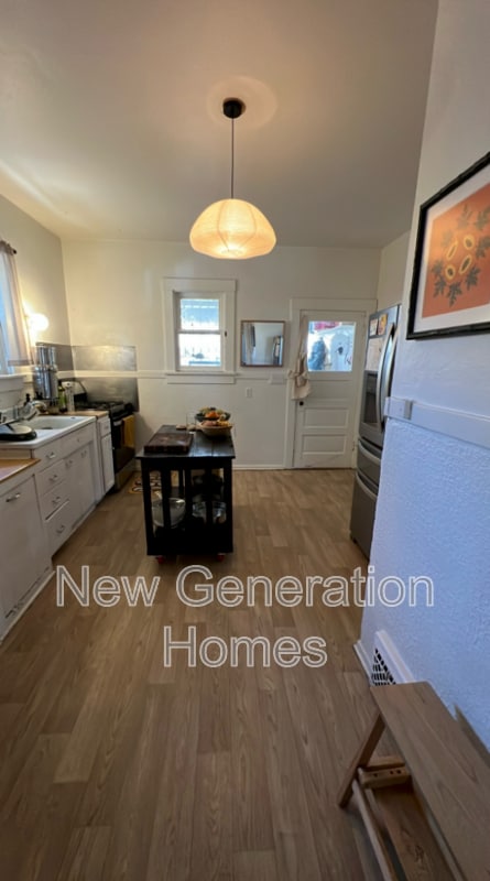 Building Photo - 412 E St Vrain St