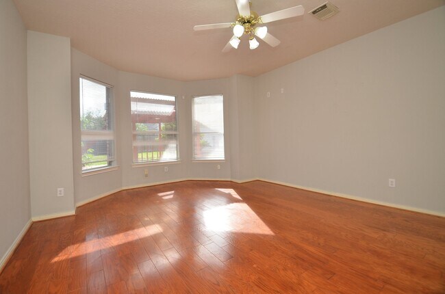 Building Photo - 8815 Barron Wood Cir E