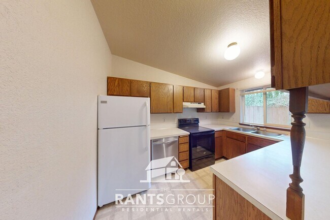 Building Photo - 832R