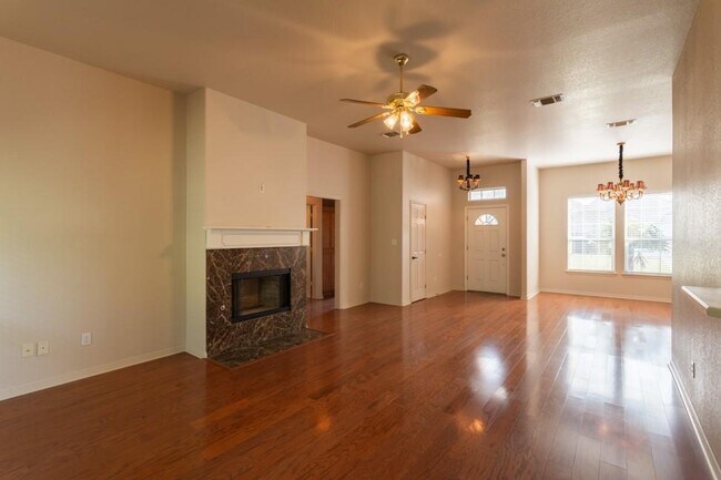 Building Photo - 1101 Cimarron Ct