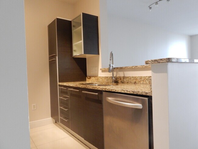 Building Photo - 550 Okeechobee Blvd