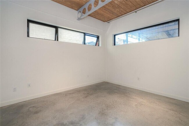 Building Photo - 1401 Eva St