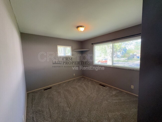 Building Photo - 2400 Balmoral Blvd