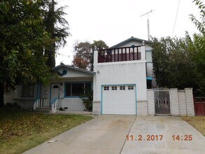 Building Photo - Charming 3 Bedroom 2 Bathroom - Pets allowed for $50 per month per pet