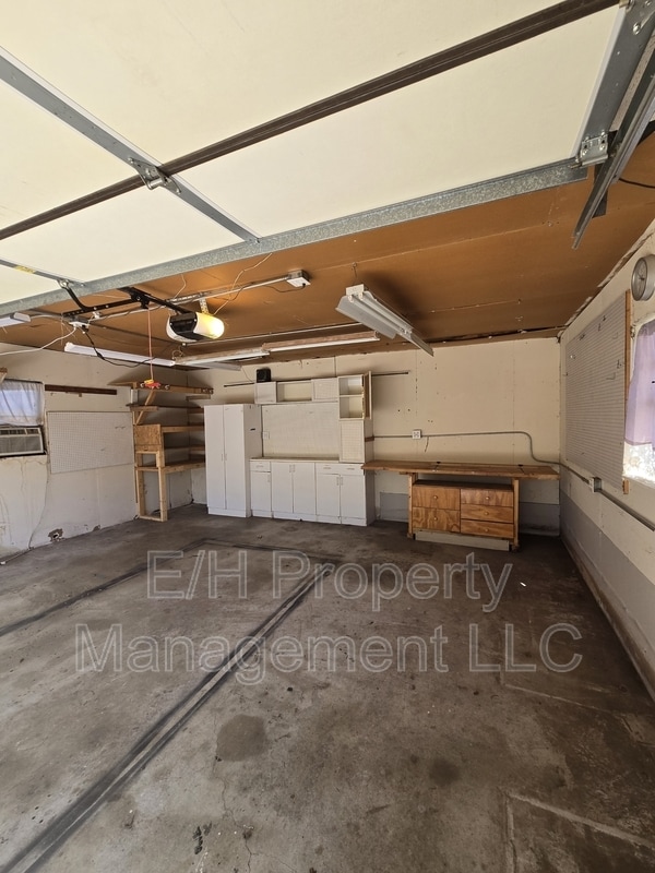 Building Photo - 902 N Colorado St