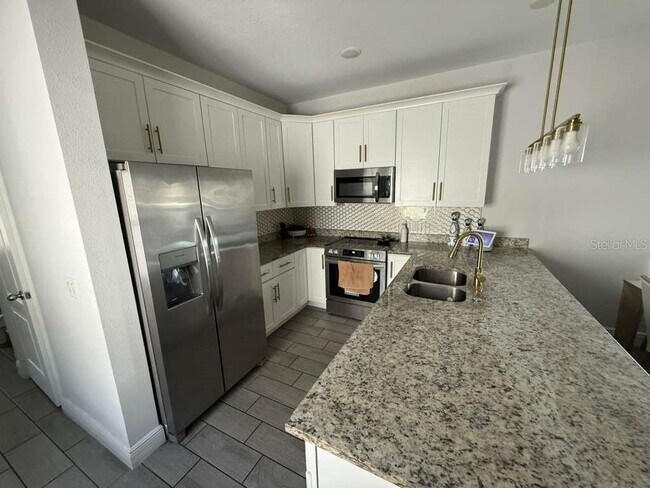 Building Photo - 408 N Finley Ave