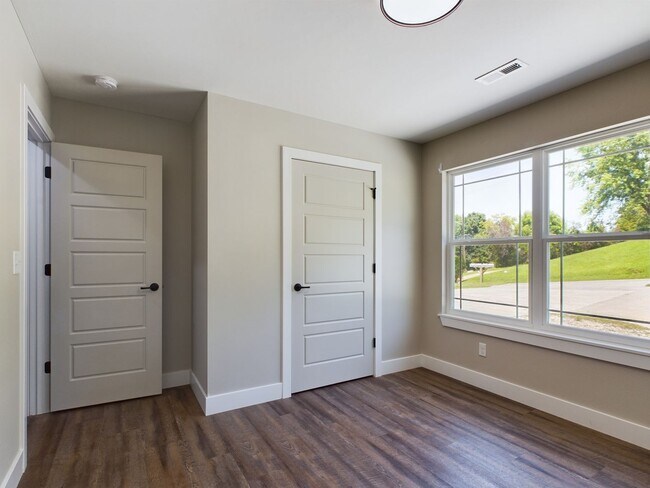 Building Photo - 131