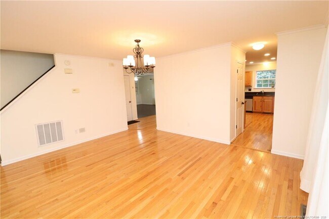 Building Photo - 2114 Frissell Ave