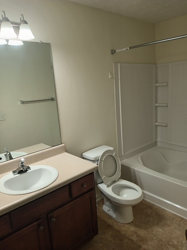 Building Photo - 685 Georgetown Ln