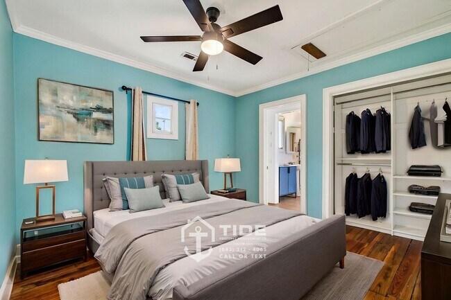 Building Photo - Walkable Downtown Living